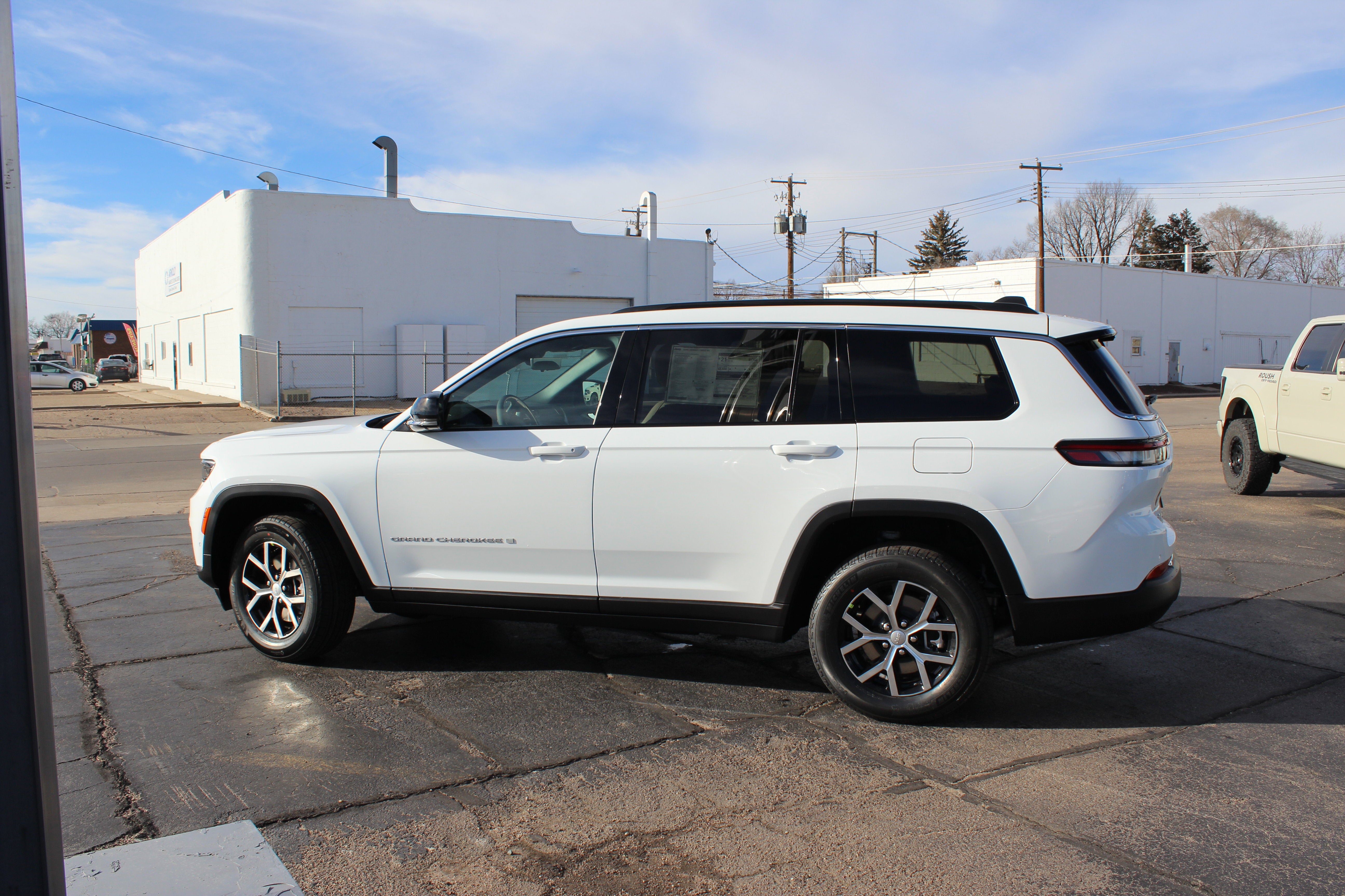 2025 Jeep Grand Cherokee GRAND CHEROKEE L LIMITED 4X4
