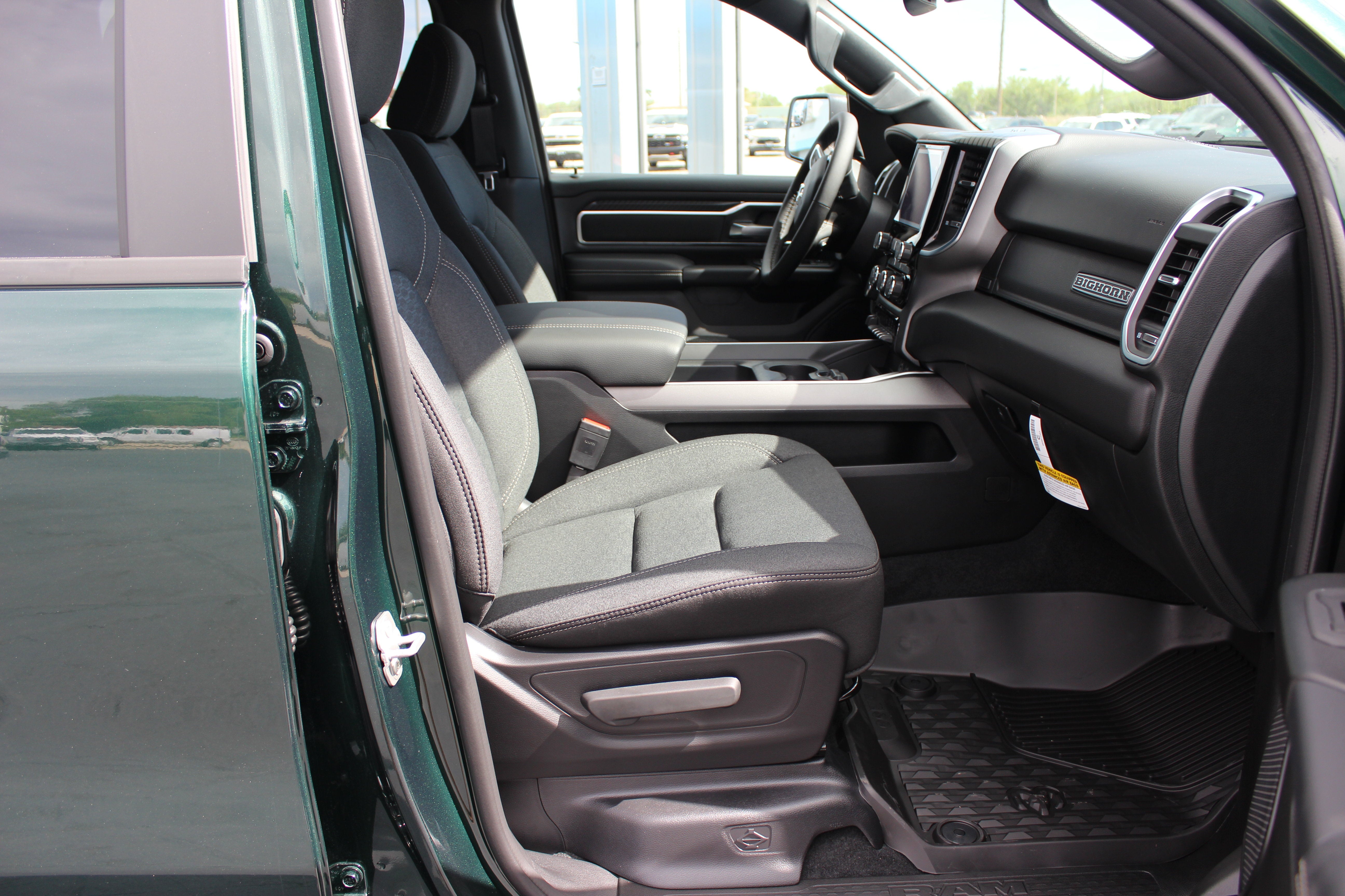 2027 RAM Ram 1500 RAM 1500 BIG HORN CREW CAB 4X4 5'7' BOX