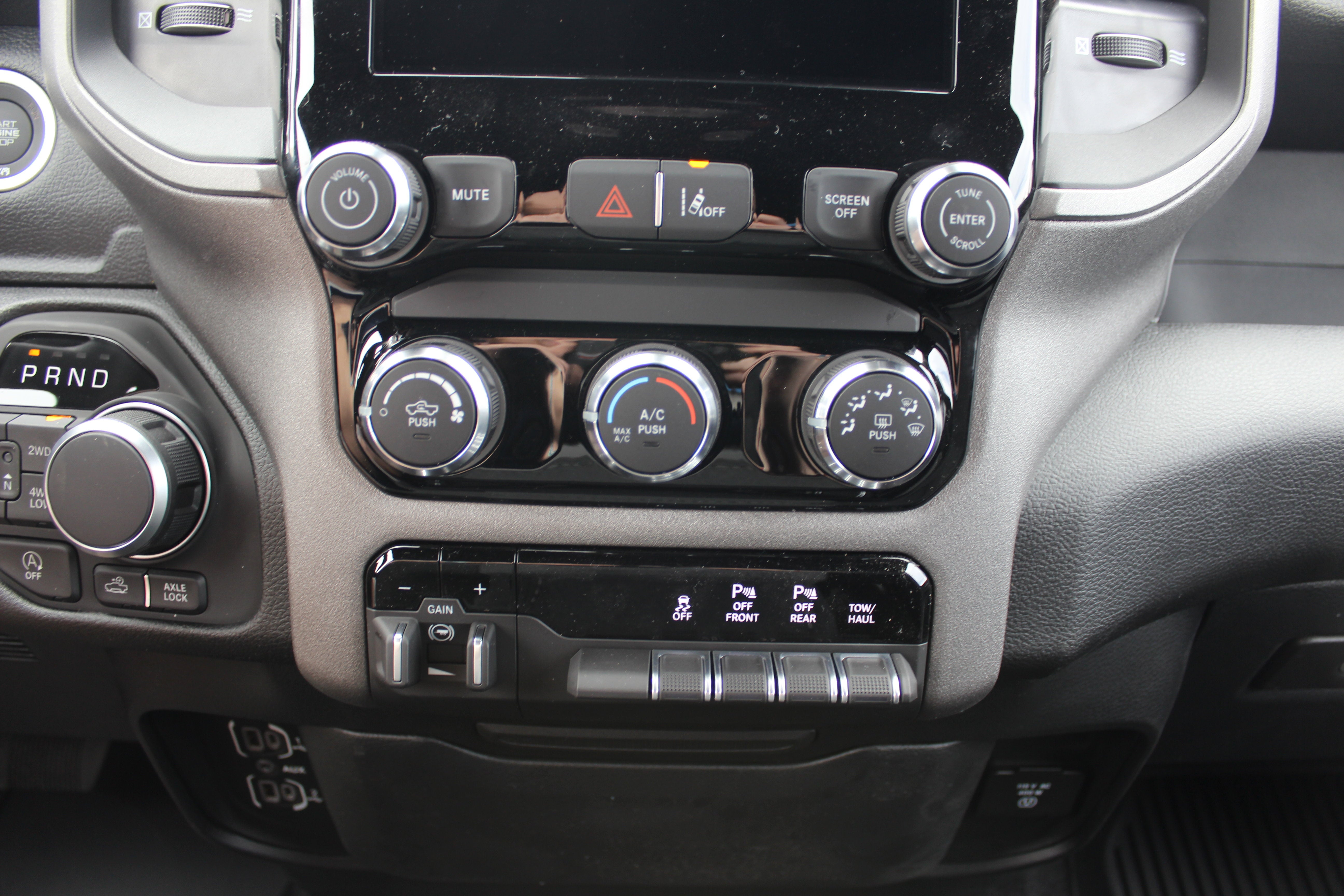 2026 RAM Ram 1500 RAM 1500 WARLOCK CREW CAB 4X4 5'7' BOX