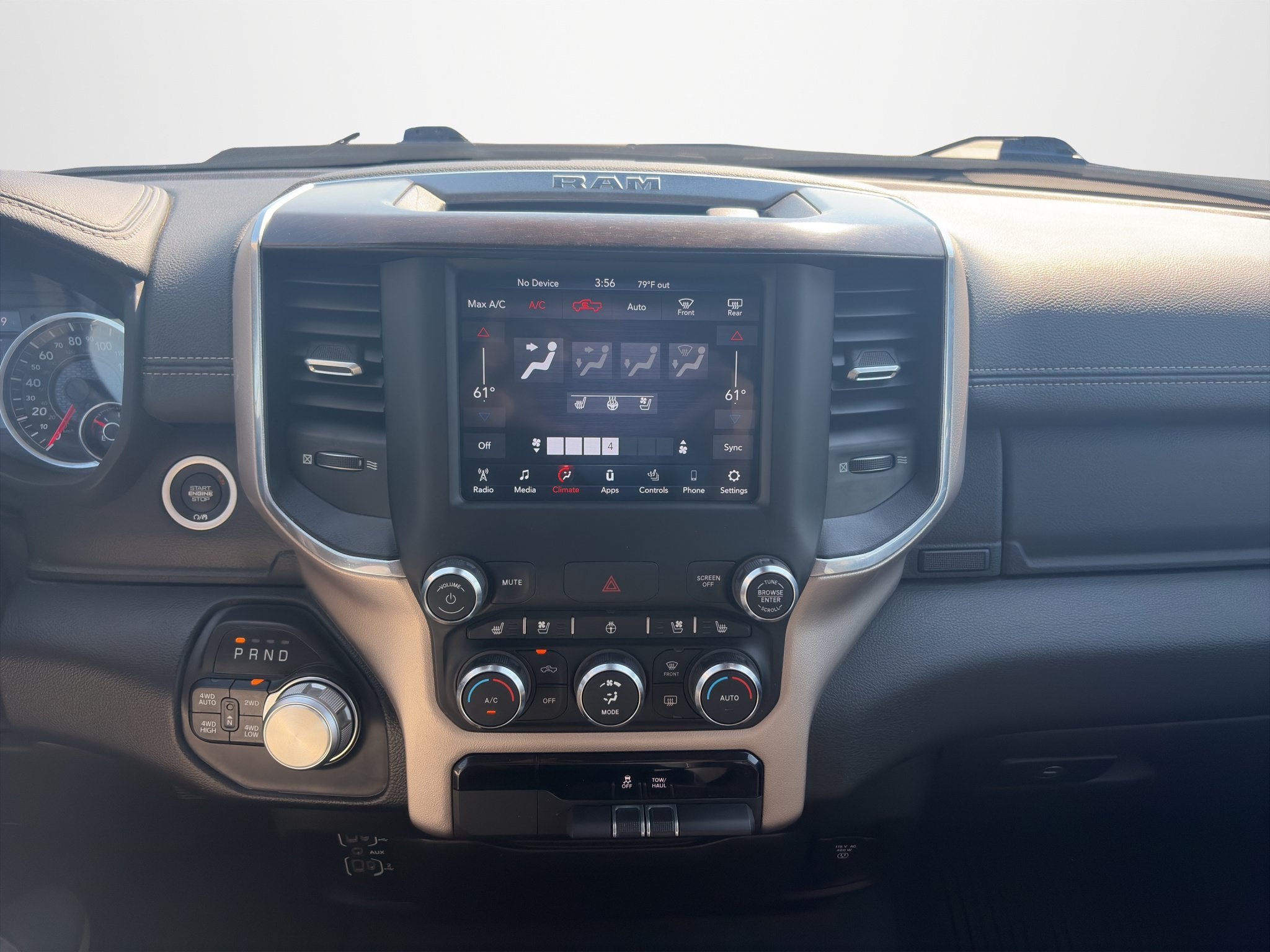2021 RAM 1500 Laramie Crew Cab 4x4 5'7' Box