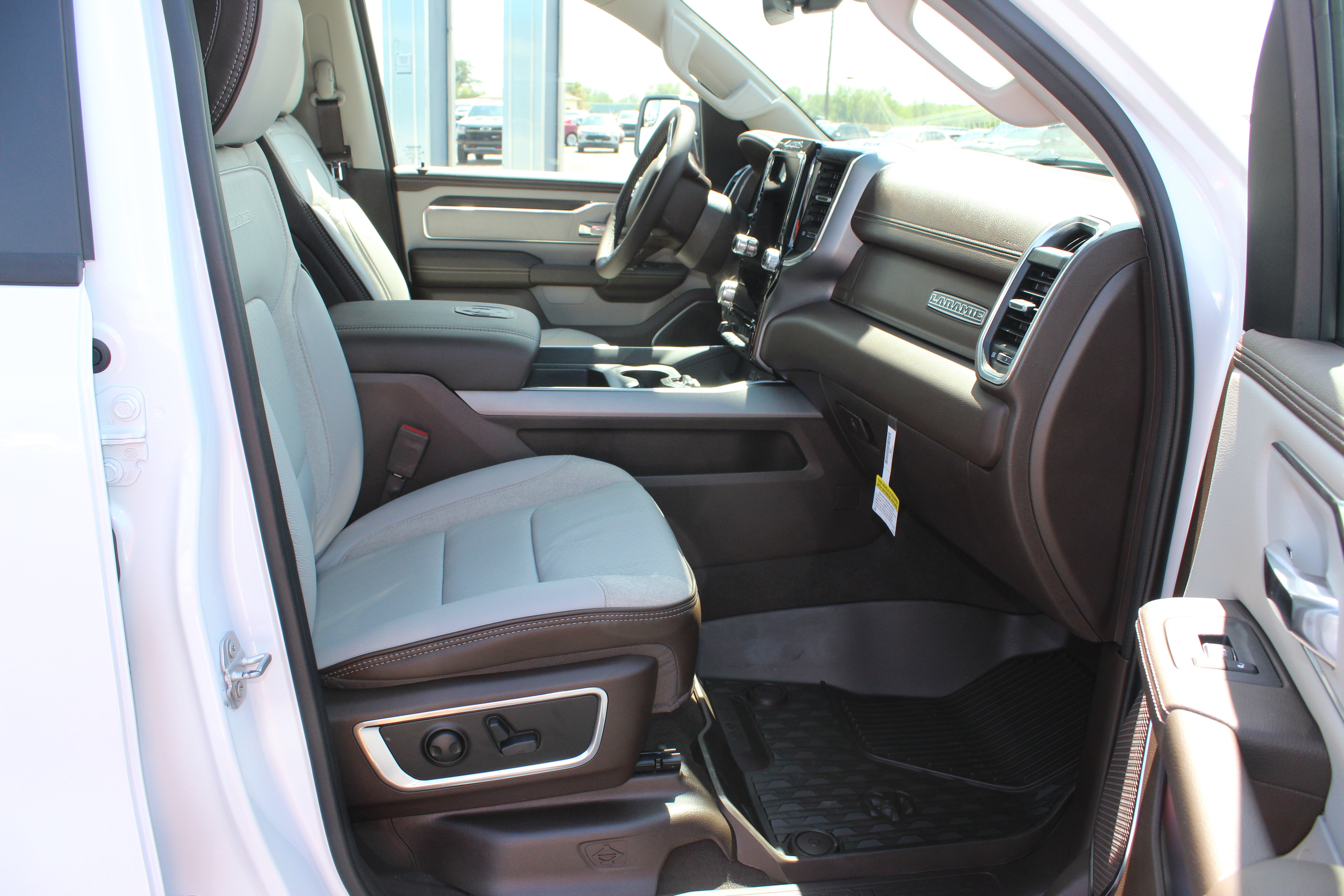 2027 RAM Ram 1500 RAM 1500 LARAMIE CREW CAB 4X4 5'7' BOX