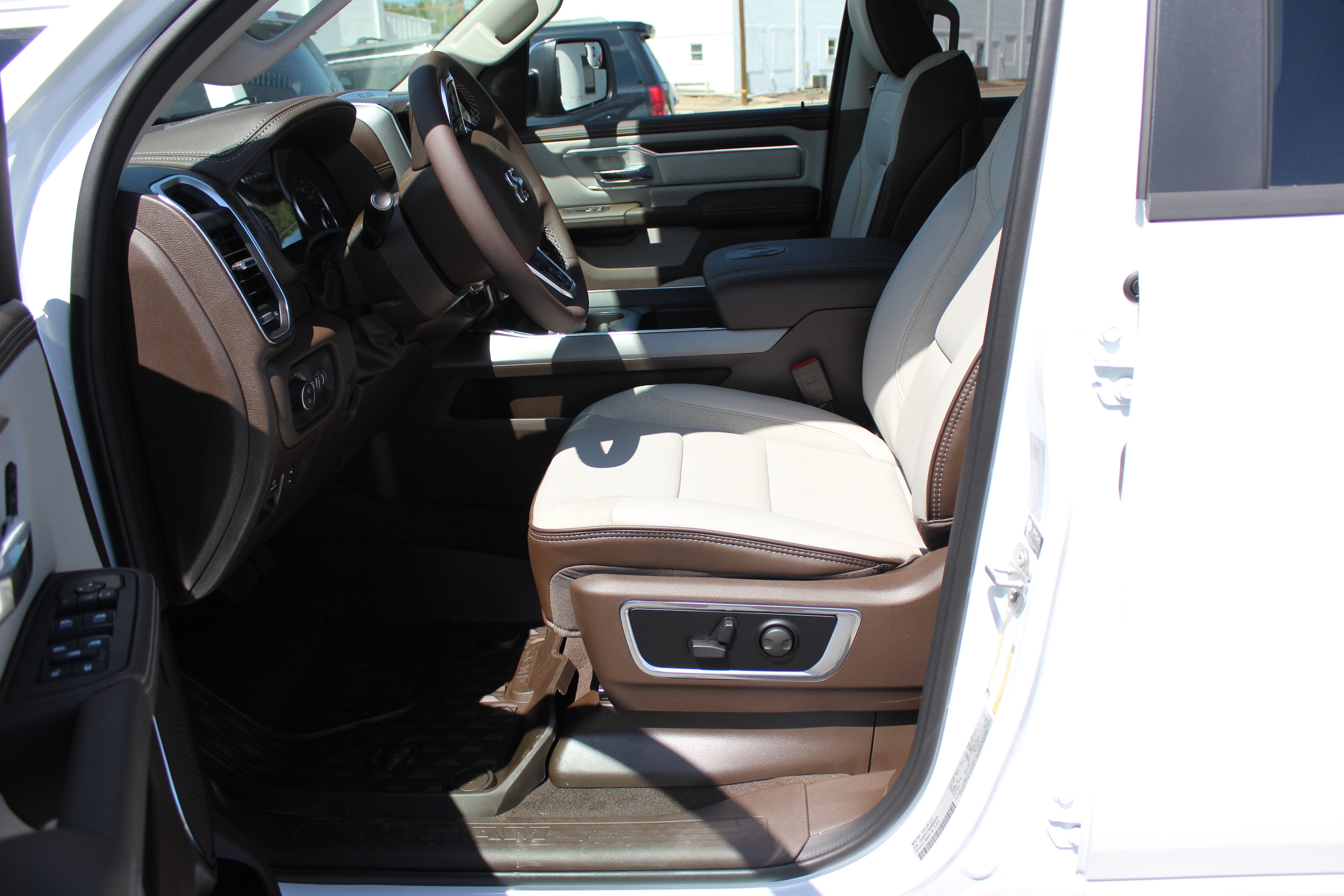2027 RAM Ram 1500 RAM 1500 LARAMIE CREW CAB 4X4 5'7' BOX