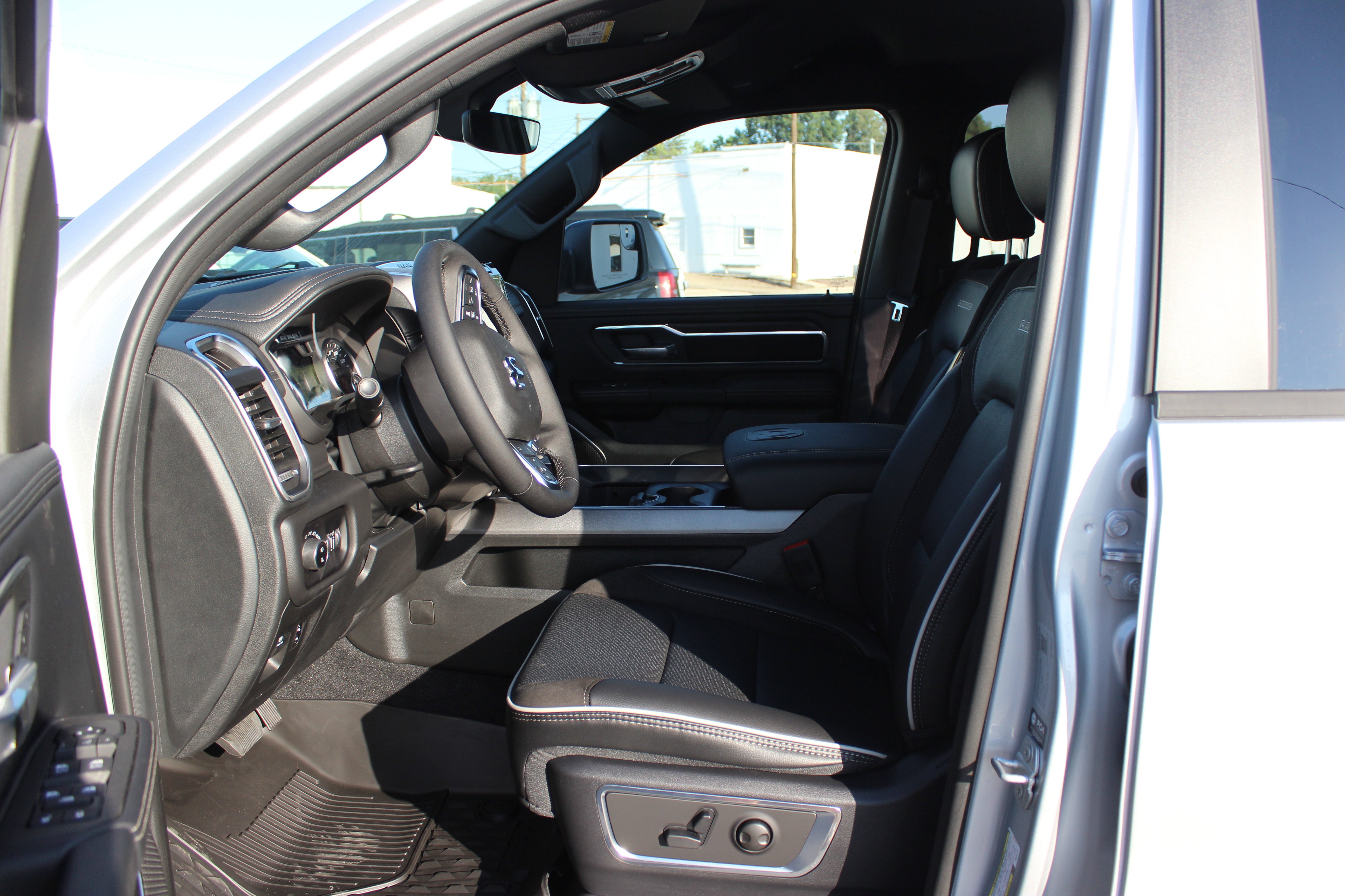 2027 RAM Ram 1500 RAM 1500 LARAMIE CREW CAB 4X4 5'7' BOX