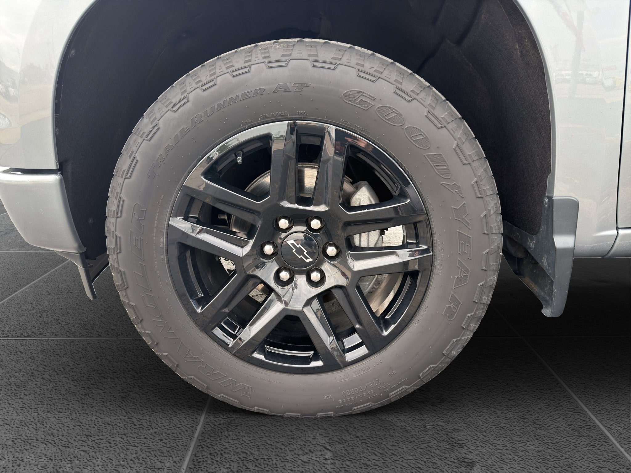 2023 Chevrolet Silverado 1500 4WD Crew Cab Short Bed Custom