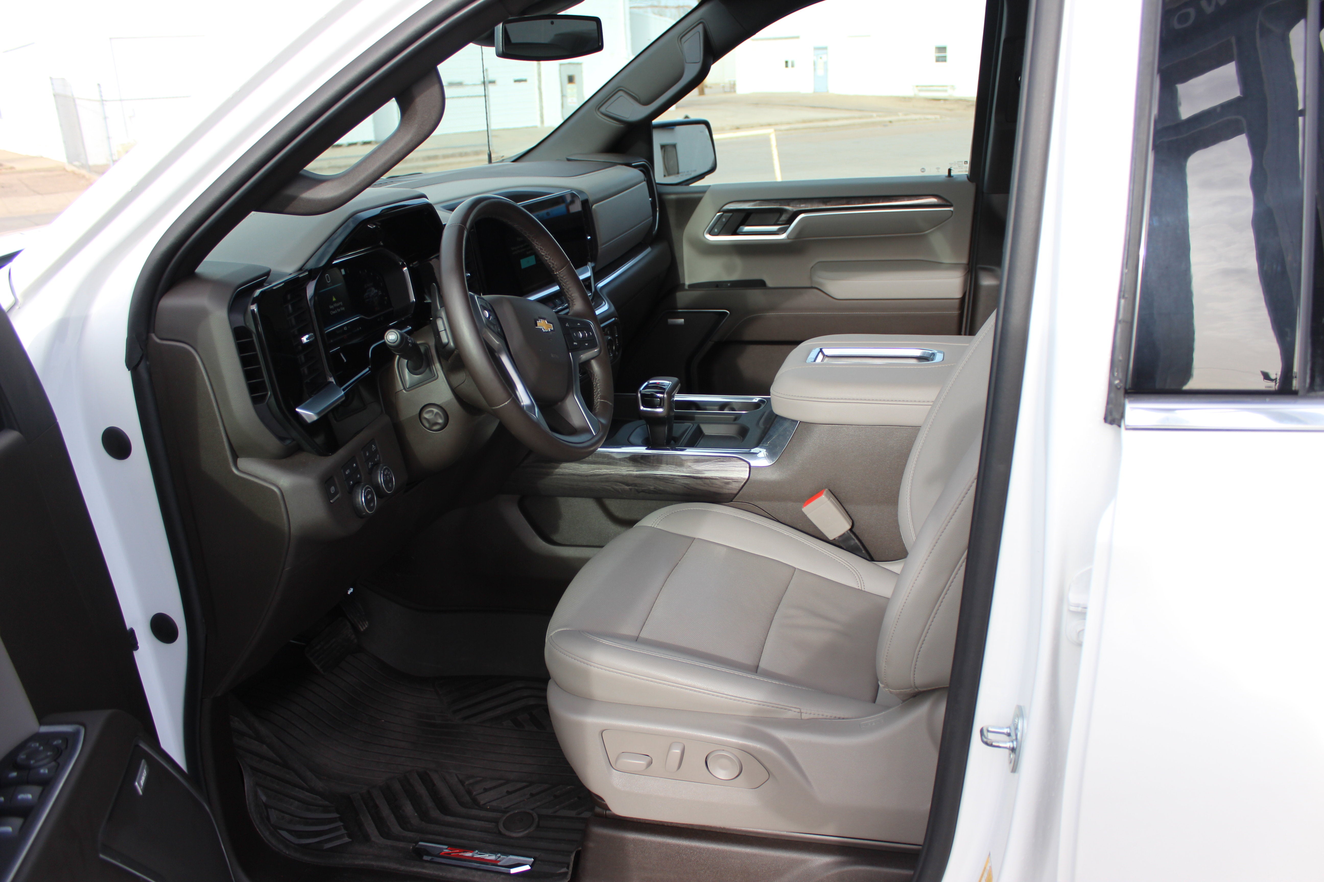 2022 Chevrolet Silverado 1500 4WD Crew Cab Standard Bed LTZ