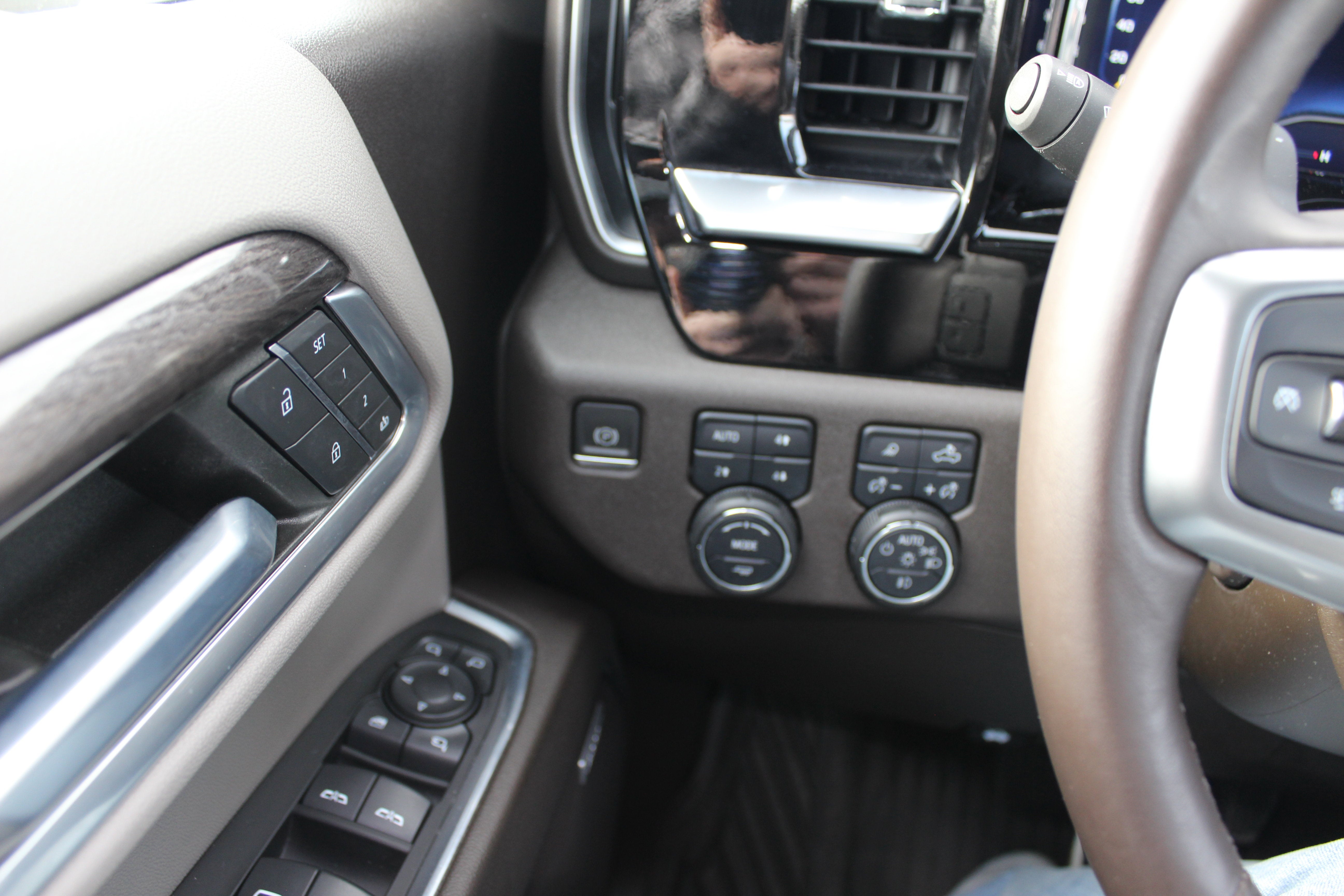 2022 Chevrolet Silverado 1500 4WD Crew Cab Standard Bed LTZ