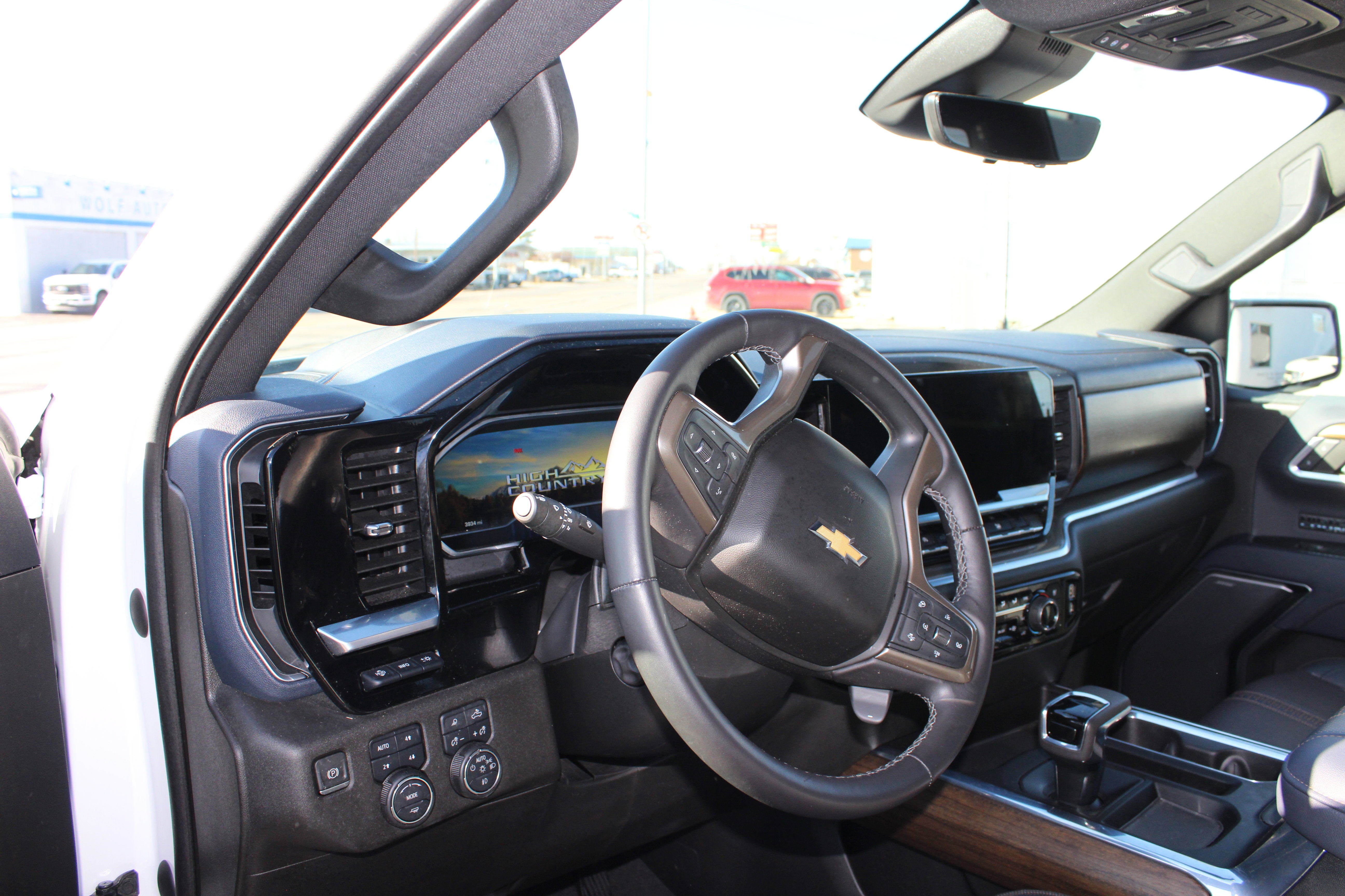 2022 Chevrolet Silverado 1500 4WD Crew Cab Short Bed High Country