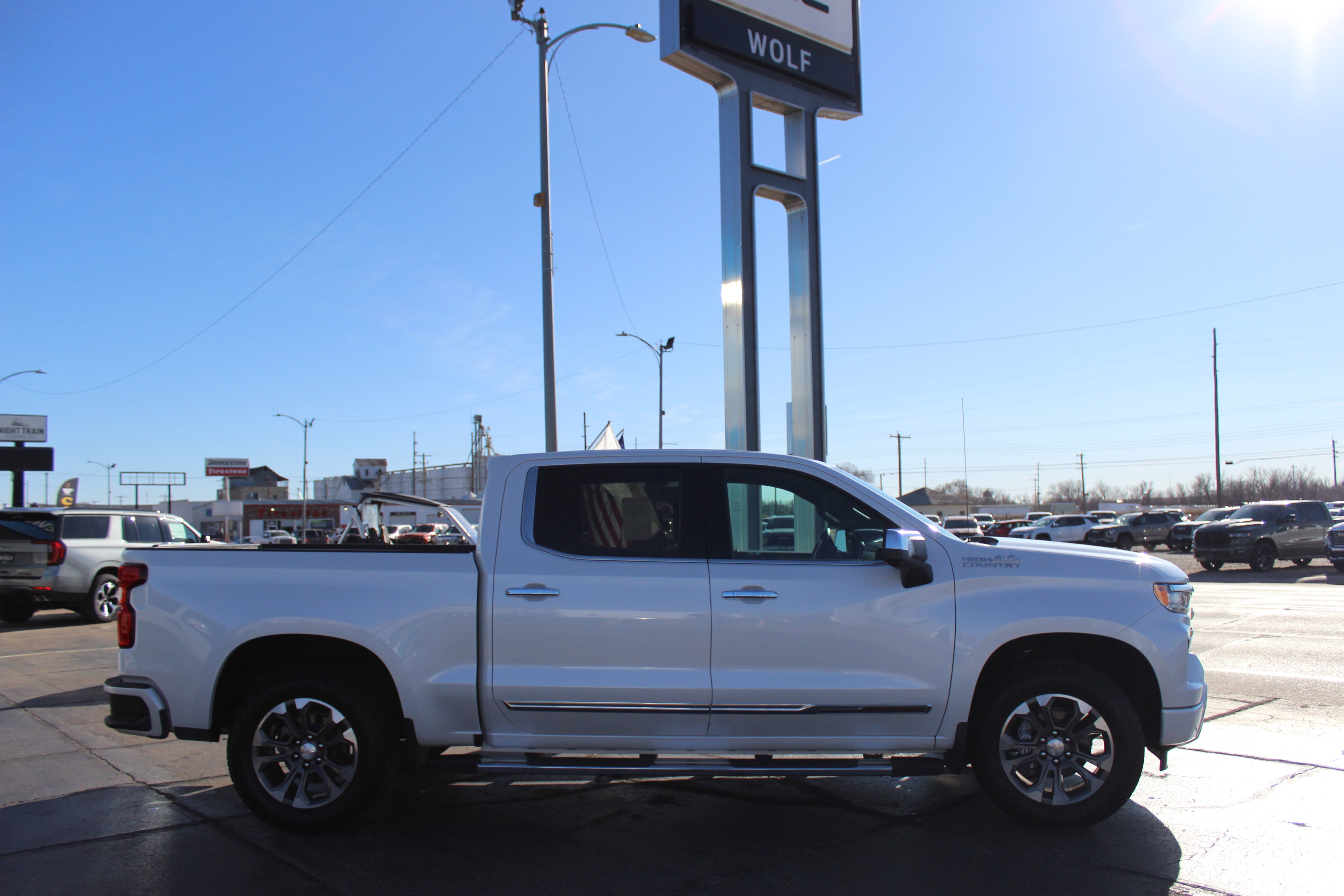 2022 Chevrolet Silverado 1500 4WD Crew Cab Short Bed High Country
