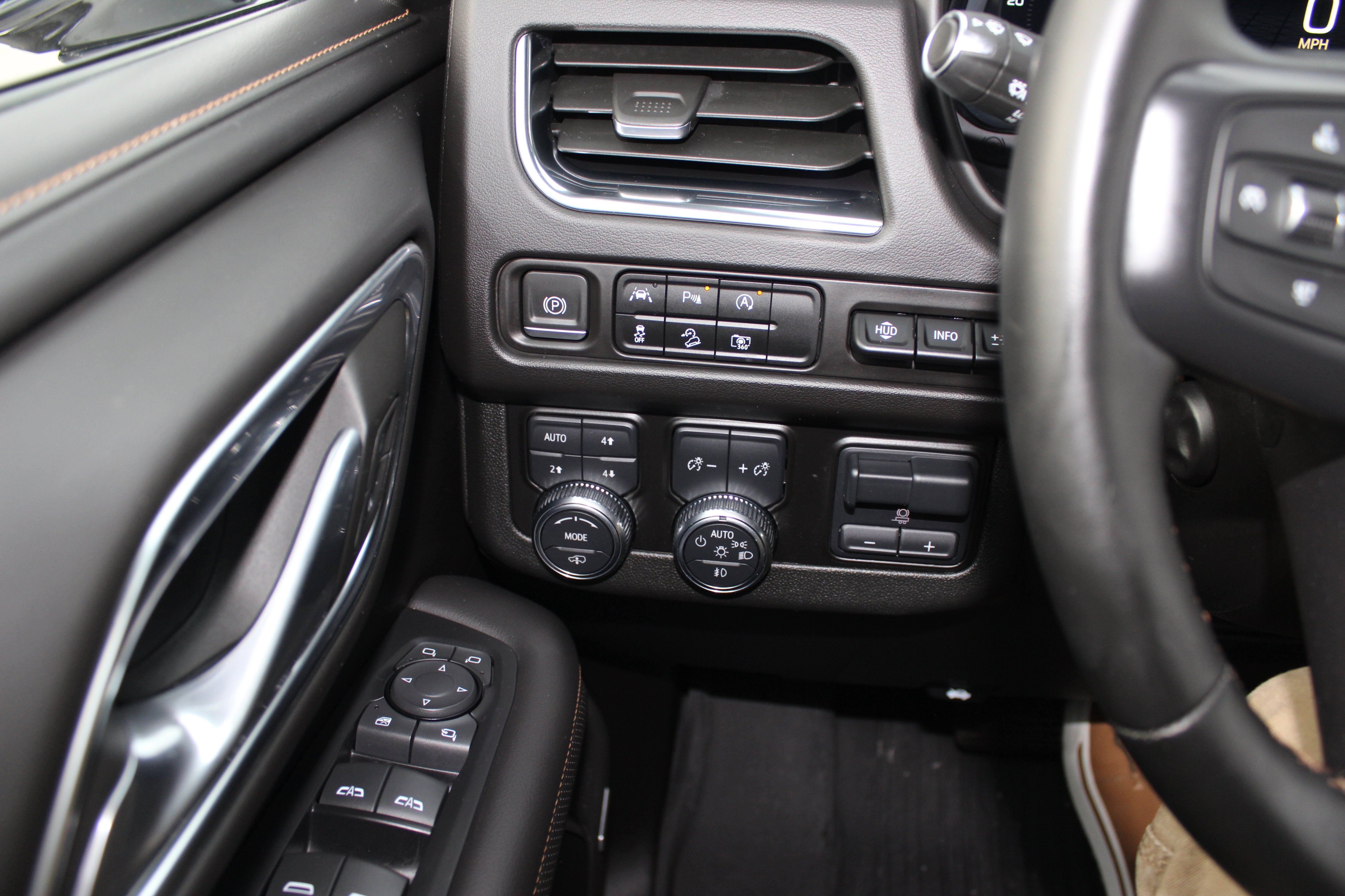 2023 GMC Yukon XL 4WD AT4