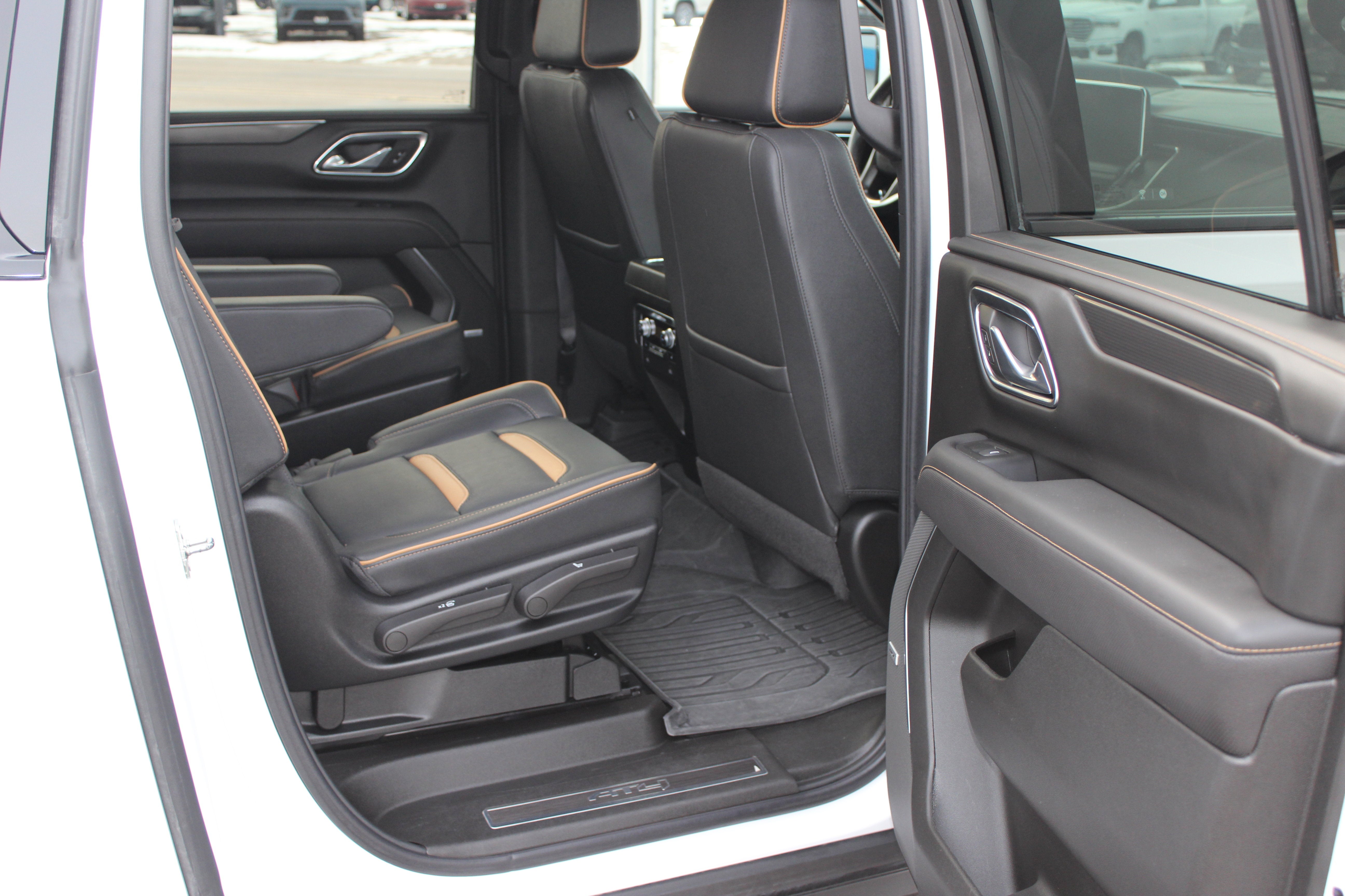 2023 GMC Yukon XL 4WD AT4