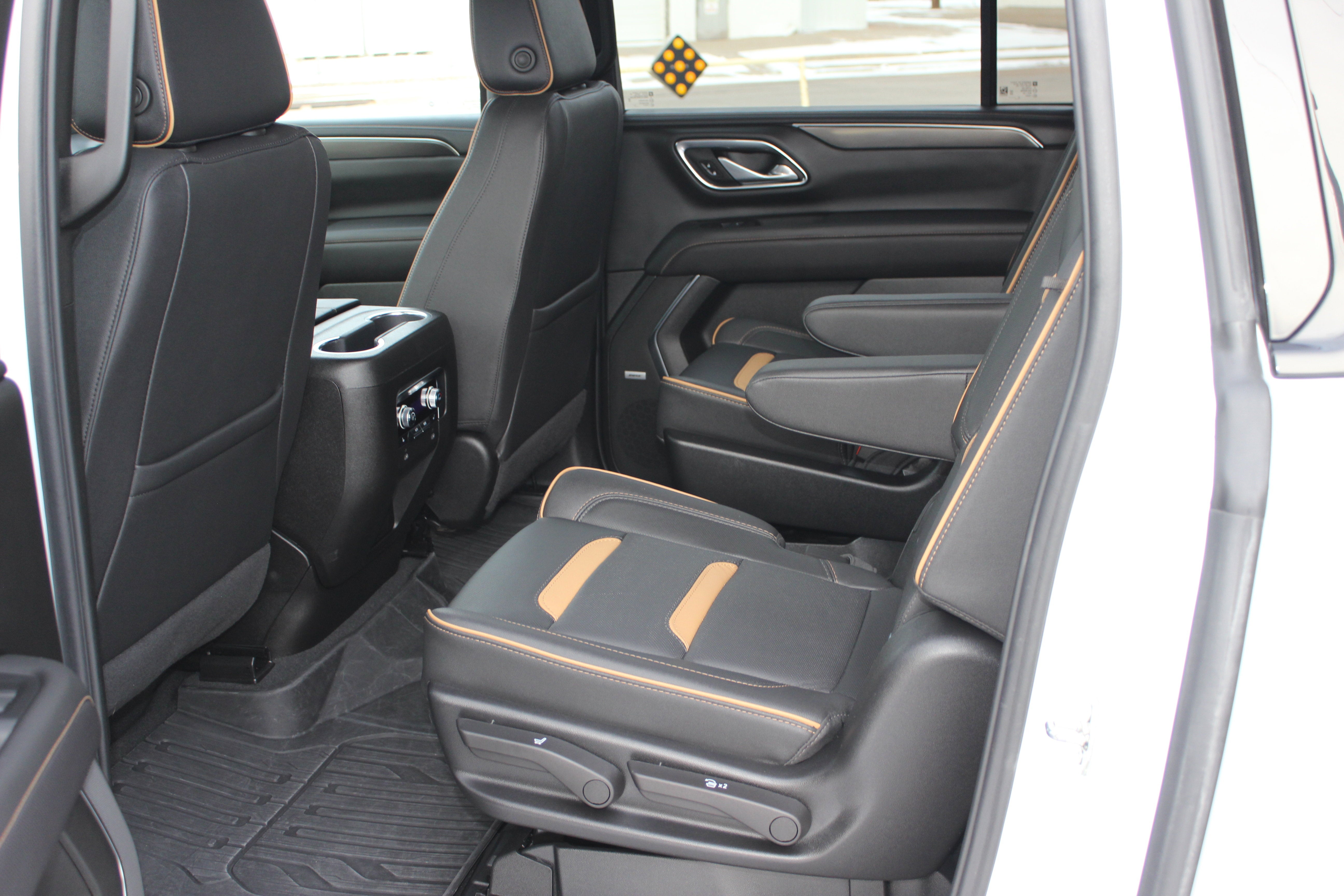 2023 GMC Yukon XL 4WD AT4