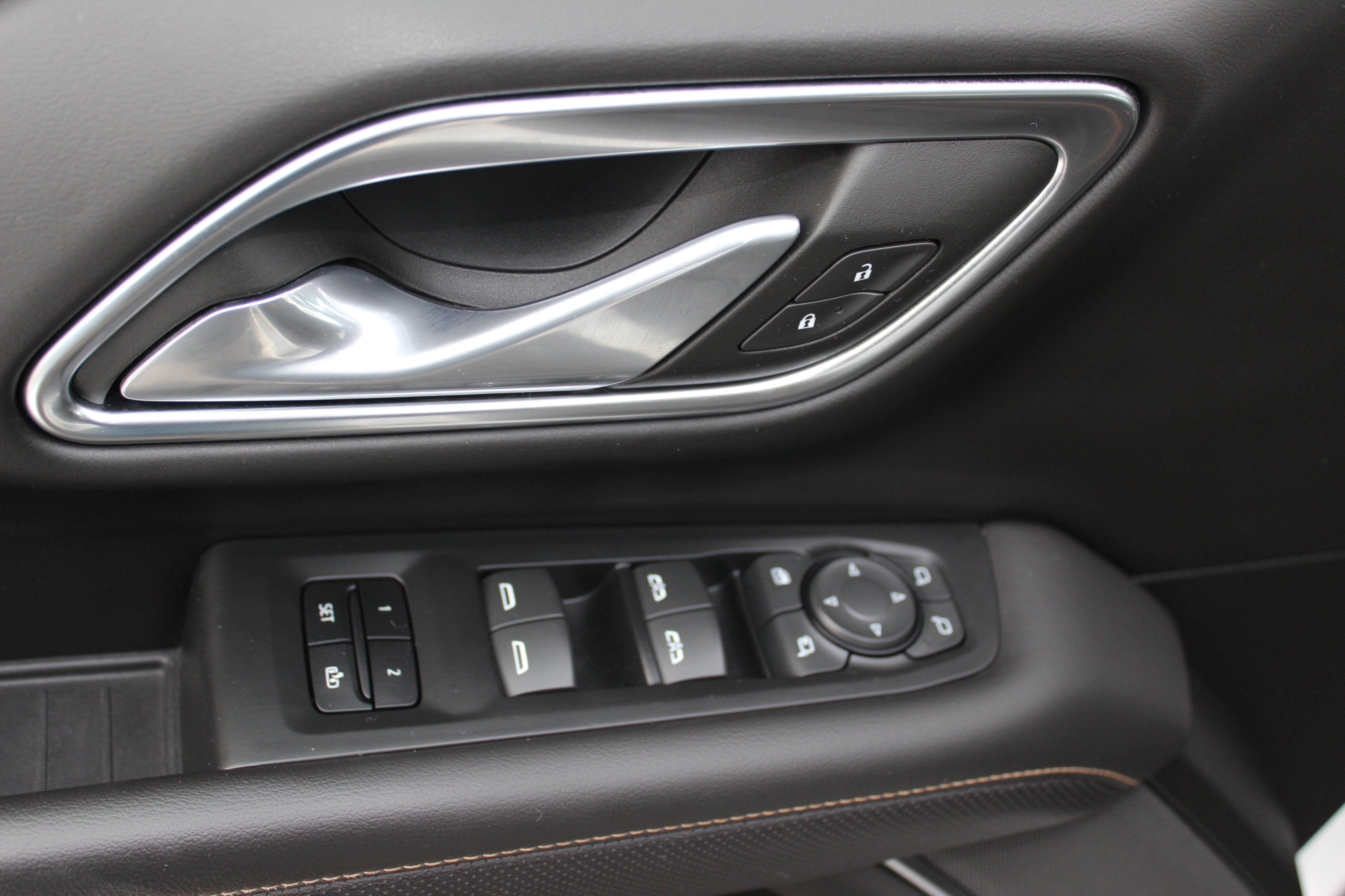 2023 GMC Yukon XL 4WD AT4