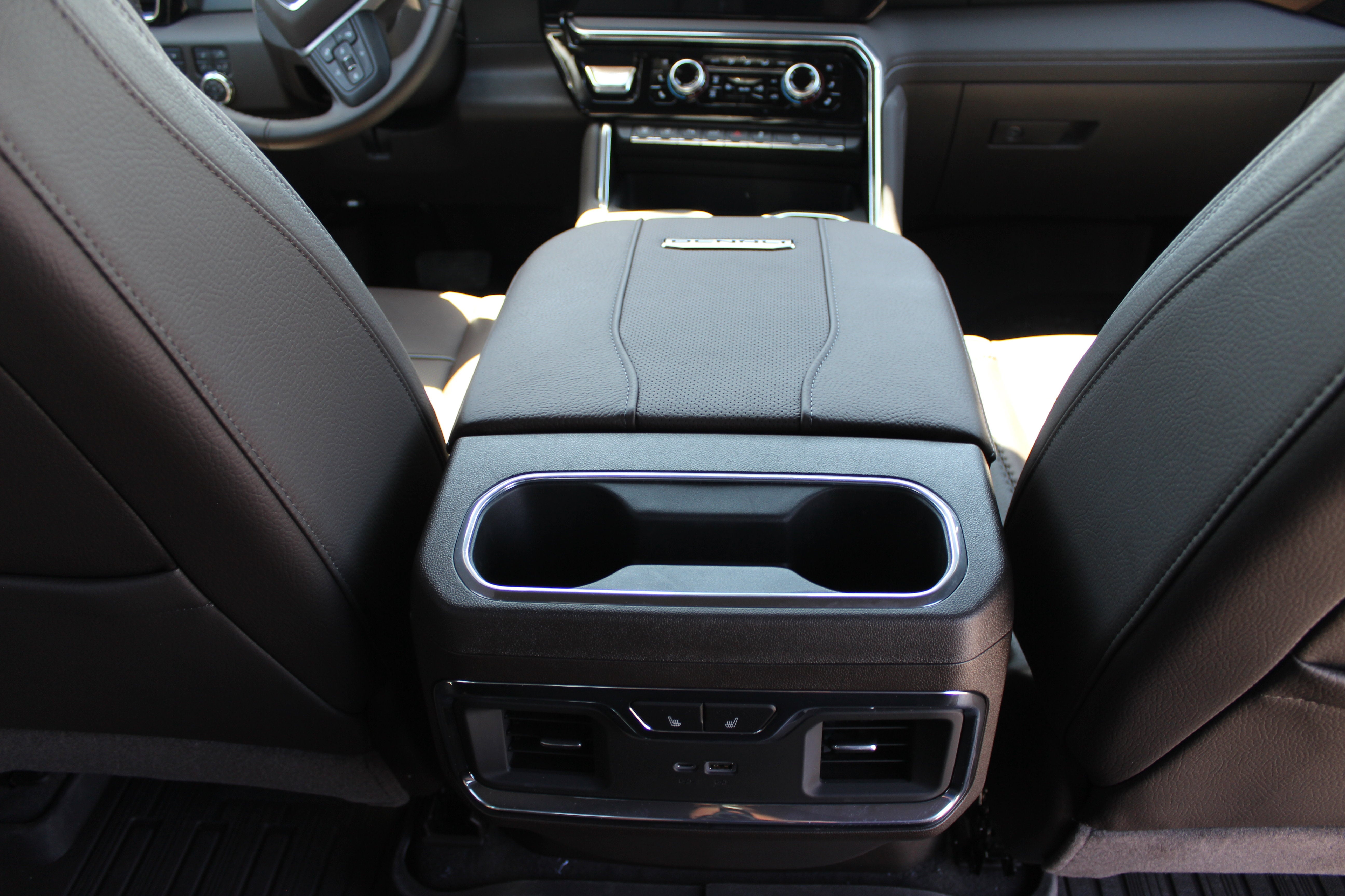 2025 GMC Sierra 3500HD 4WD Crew Cab Standard Bed Denali