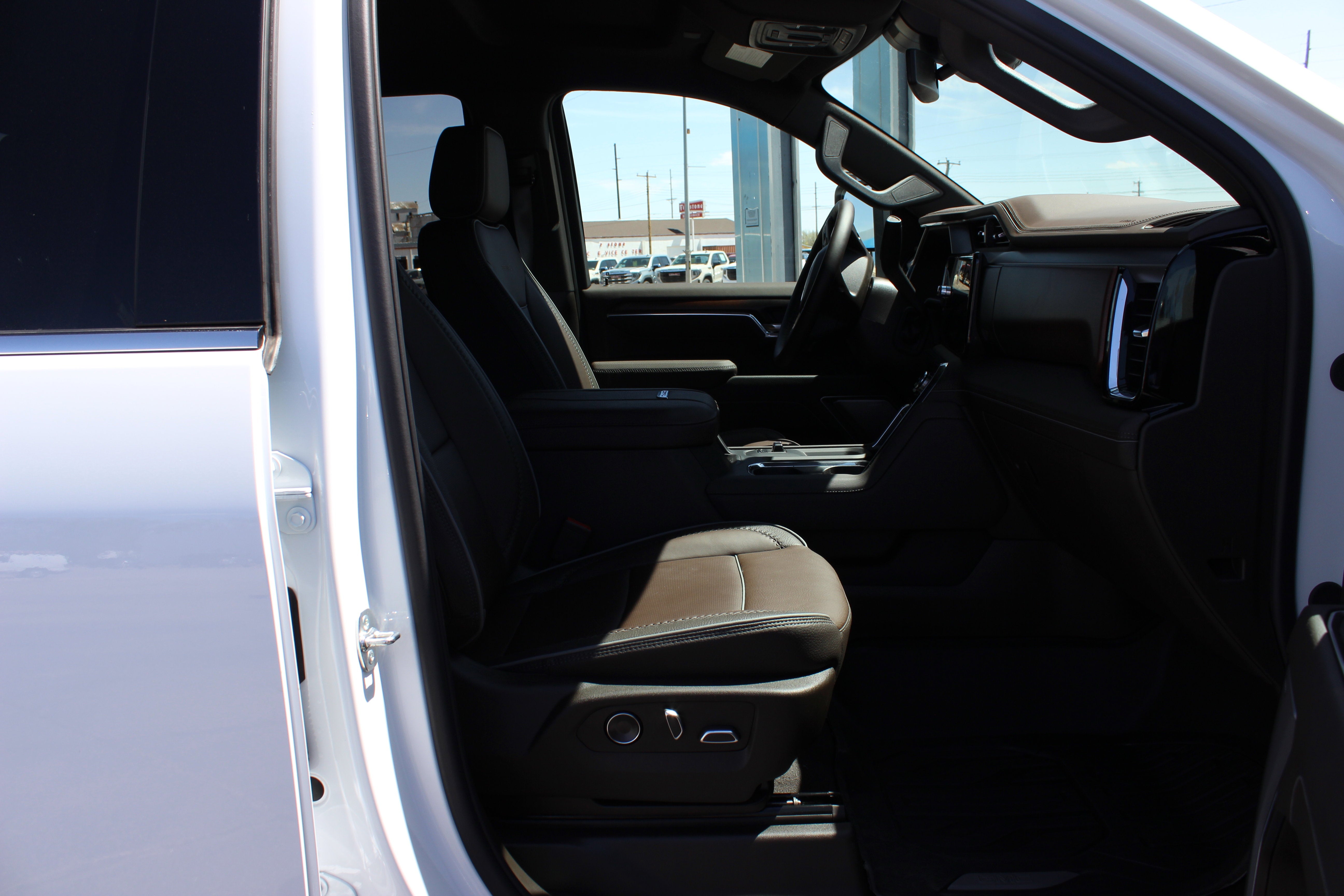 2025 GMC Sierra 3500HD 4WD Crew Cab Standard Bed Denali