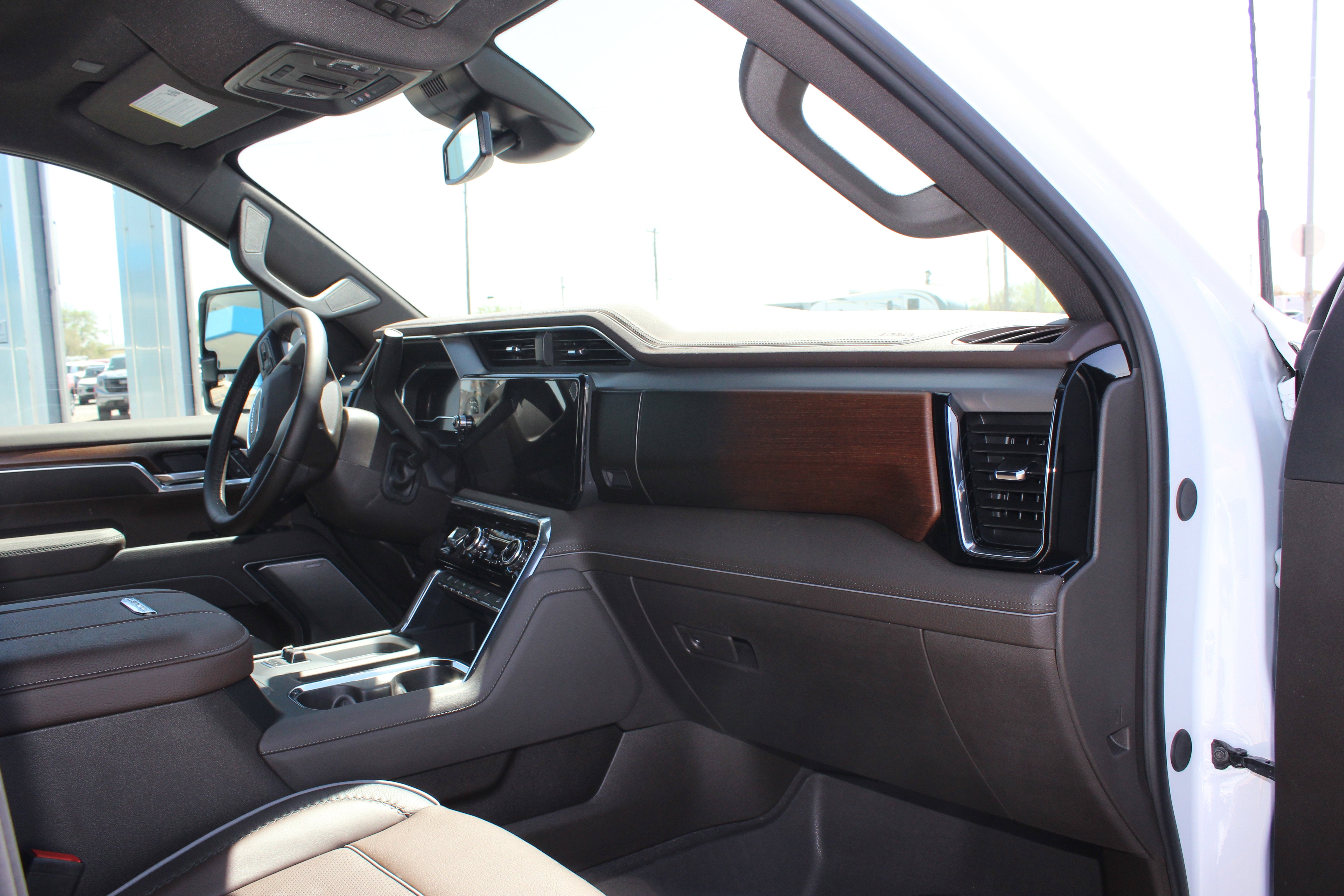 2025 GMC Sierra 3500HD 4WD Crew Cab Standard Bed Denali