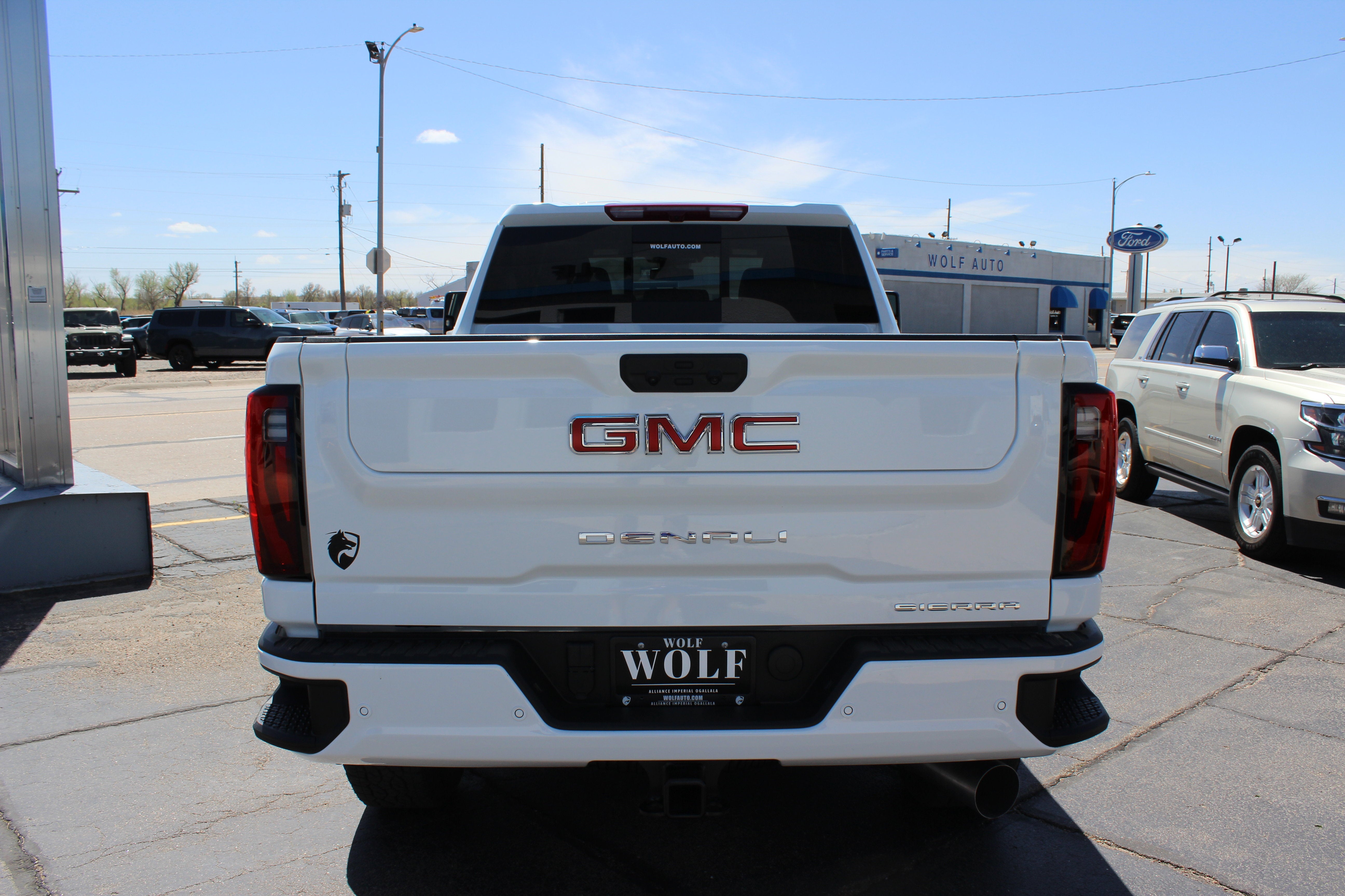2025 GMC Sierra 3500HD 4WD Crew Cab Standard Bed Denali