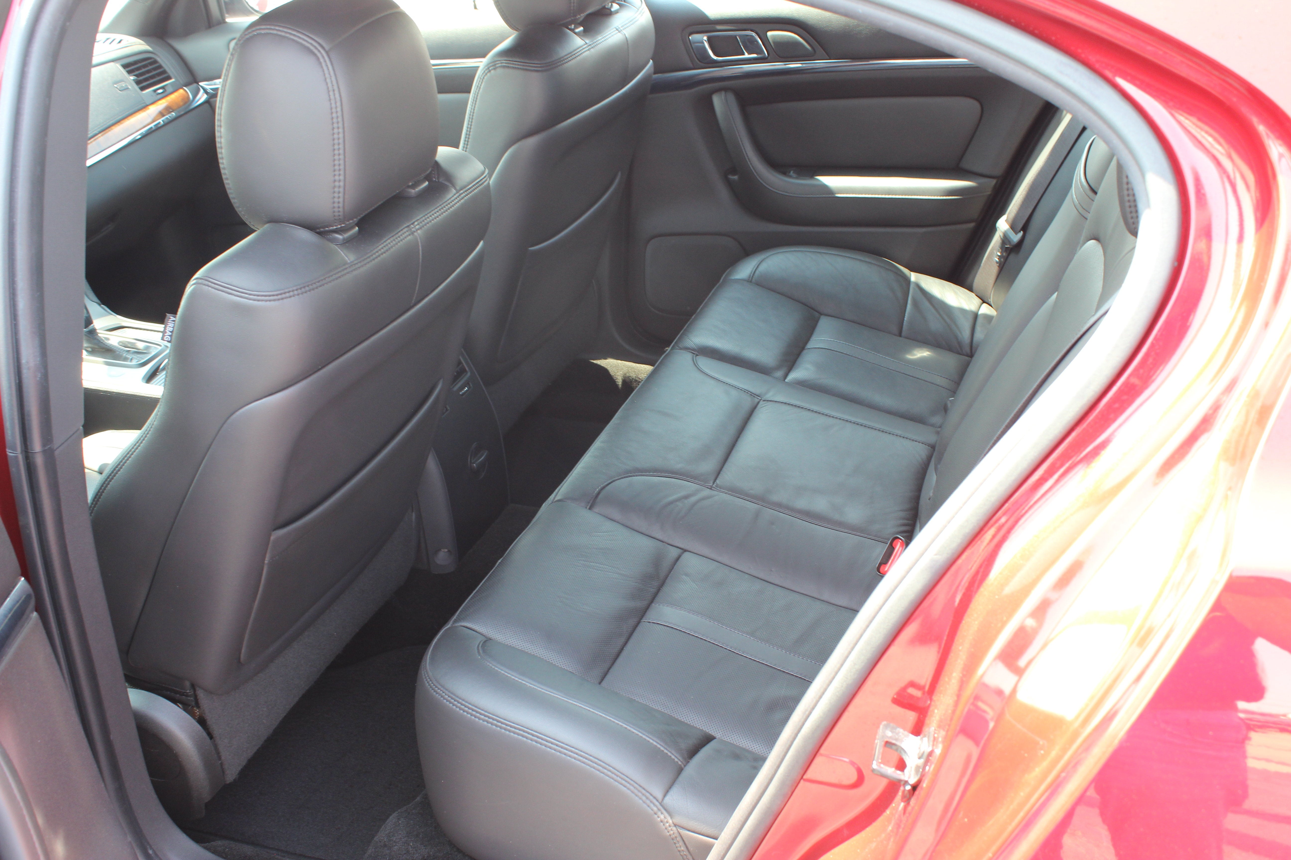 2013 Lincoln MKS 4dr Sdn 3.7L FWD
