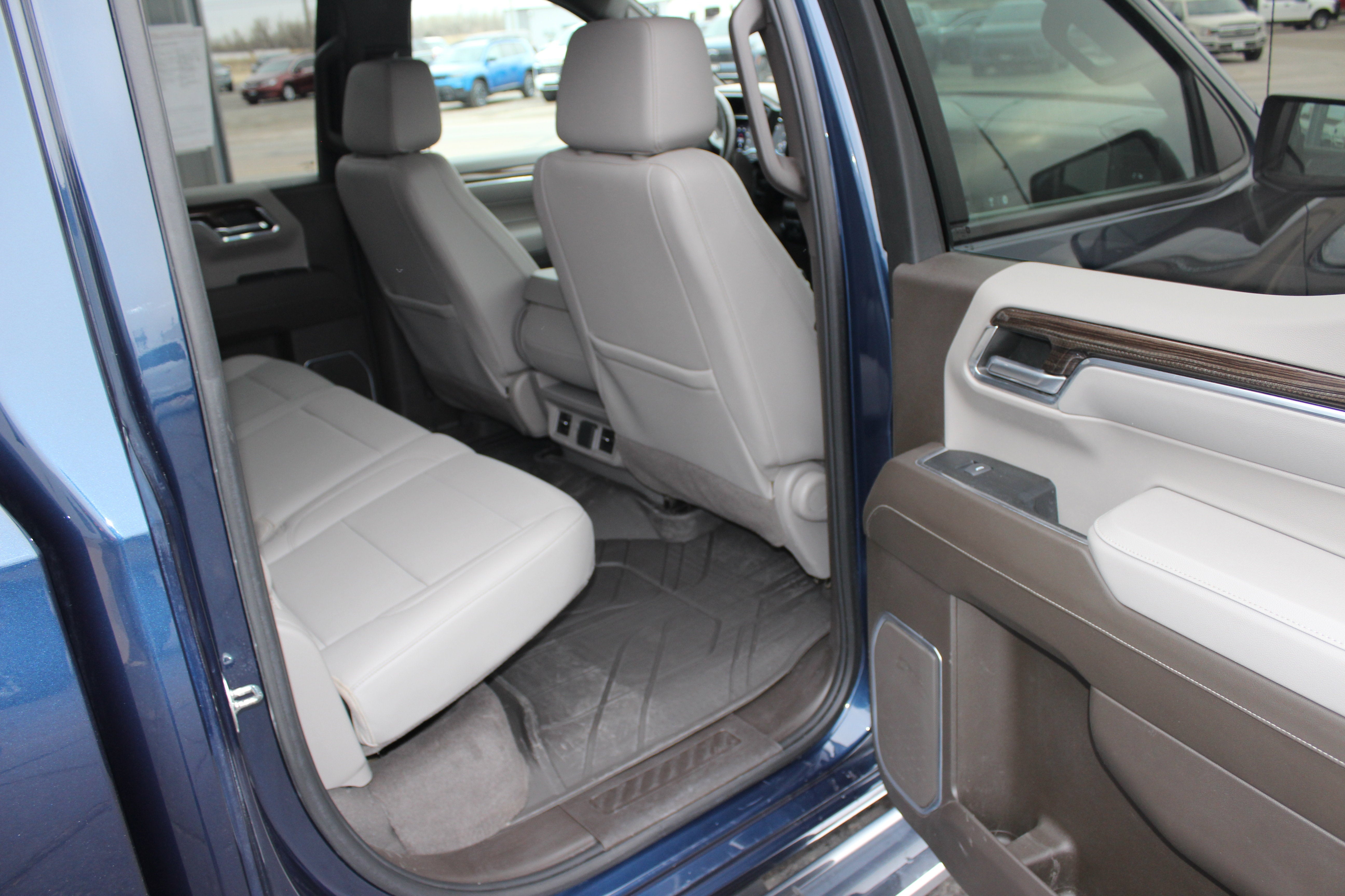 2023 Chevrolet Silverado 1500 4WD Crew Cab Standard Bed LT