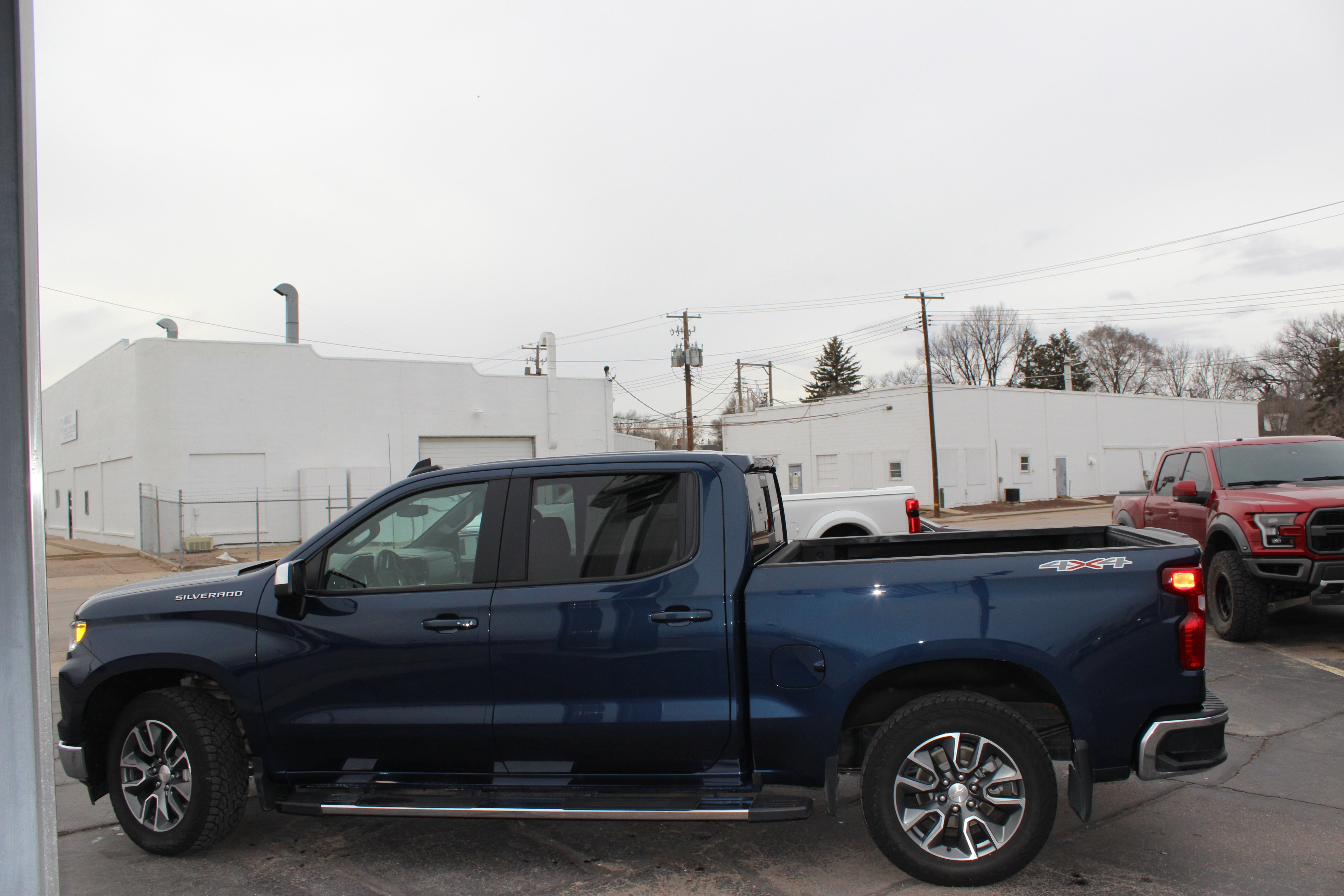 2023 Chevrolet Silverado 1500 4WD Crew Cab Standard Bed LT