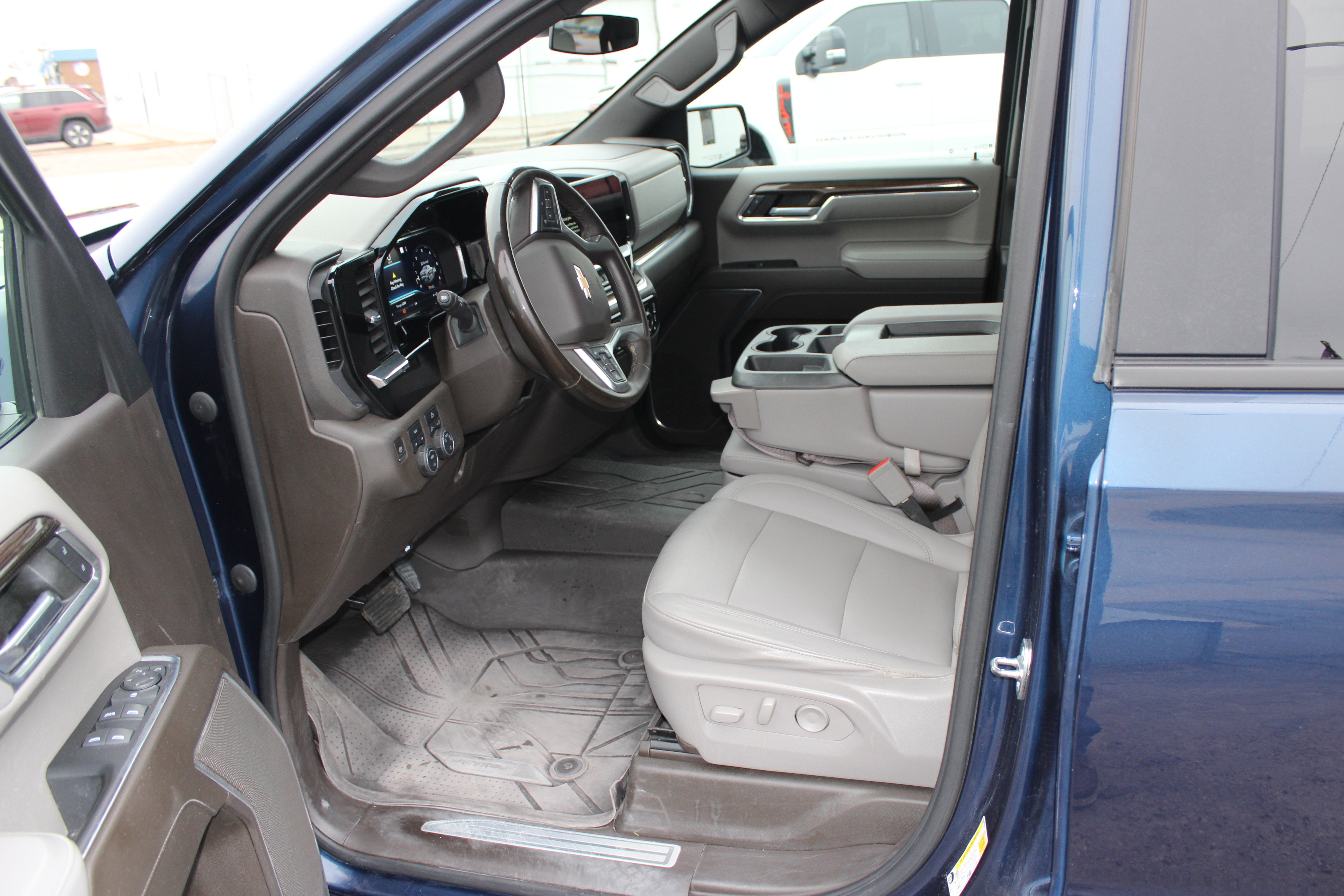 2023 Chevrolet Silverado 1500 4WD Crew Cab Standard Bed LT